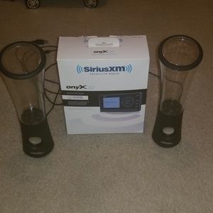 NEW - SIRIUSXM SATELLITE RADIO onyX EZ + FREE GIFT